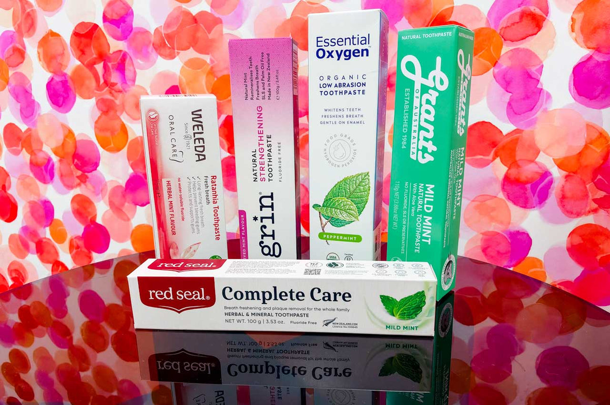 Bicarb-free natural toothpastes