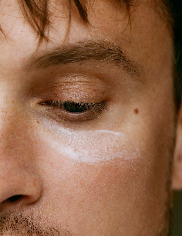 Model applying Madara SMART Anti-Fatigue Eye Rescue Cream