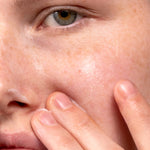 Model applying Madara Derma Collagen Peptide Serum
