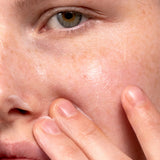 Model applying Madara Derma Collagen Peptide Serum