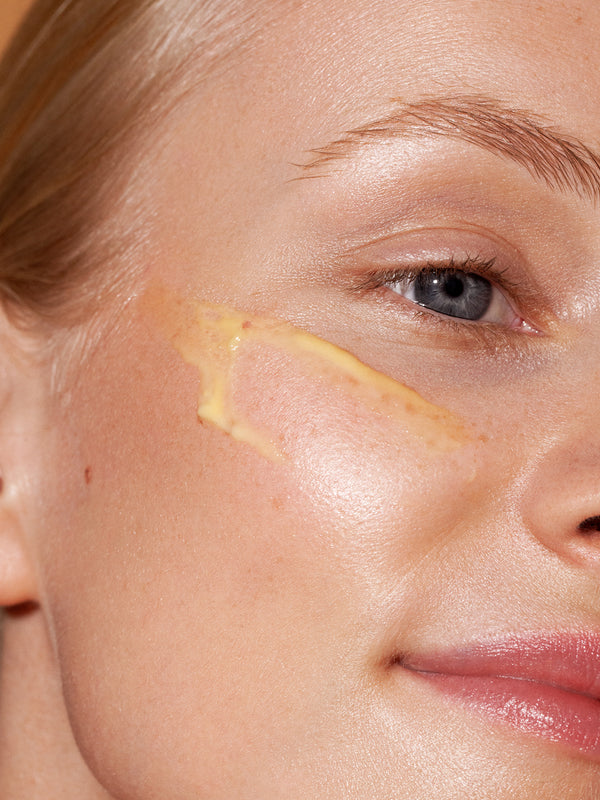 Model using Madara Vitamin C Intense Glow Concentrate