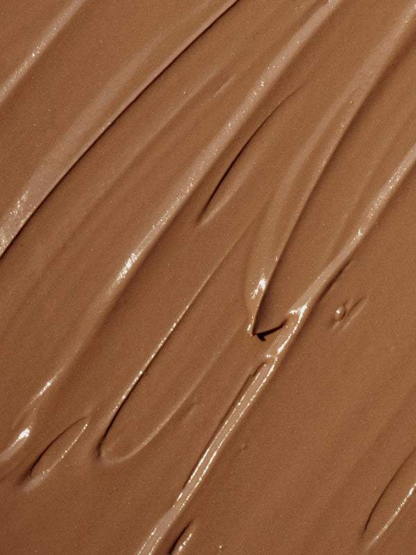 Texture of Madara Hyaluronic Anti-Pollution CC Cream in Tan