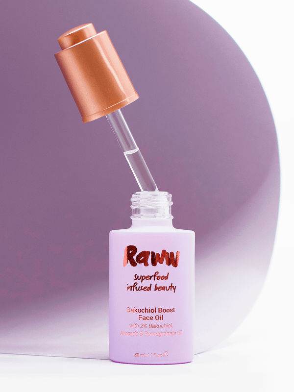 Model using Raww Bakuchiol Boost Face Oil