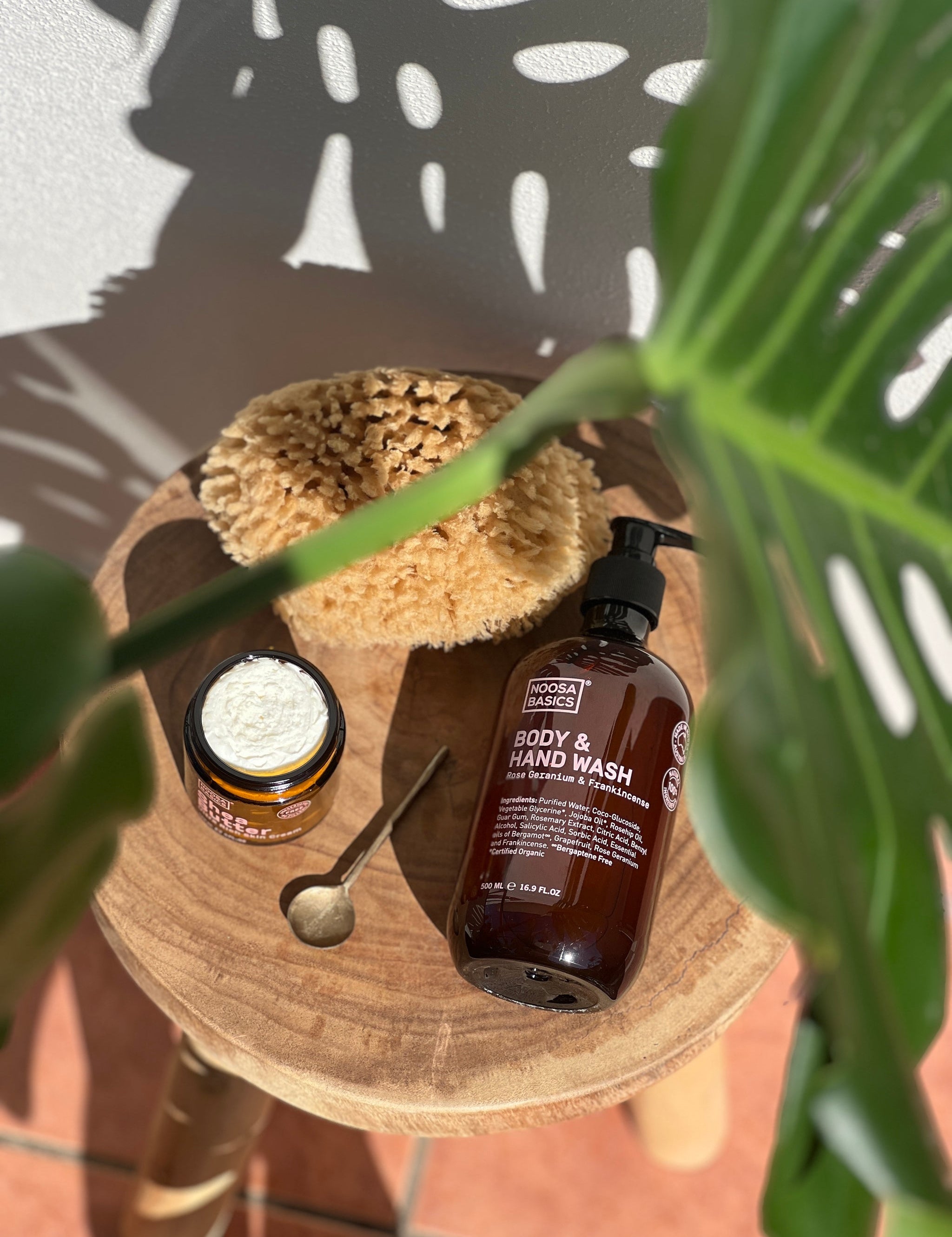 Noosa Basics Body & Hand Wash Rose Geranium & Frankincense 500ml lifestyle image