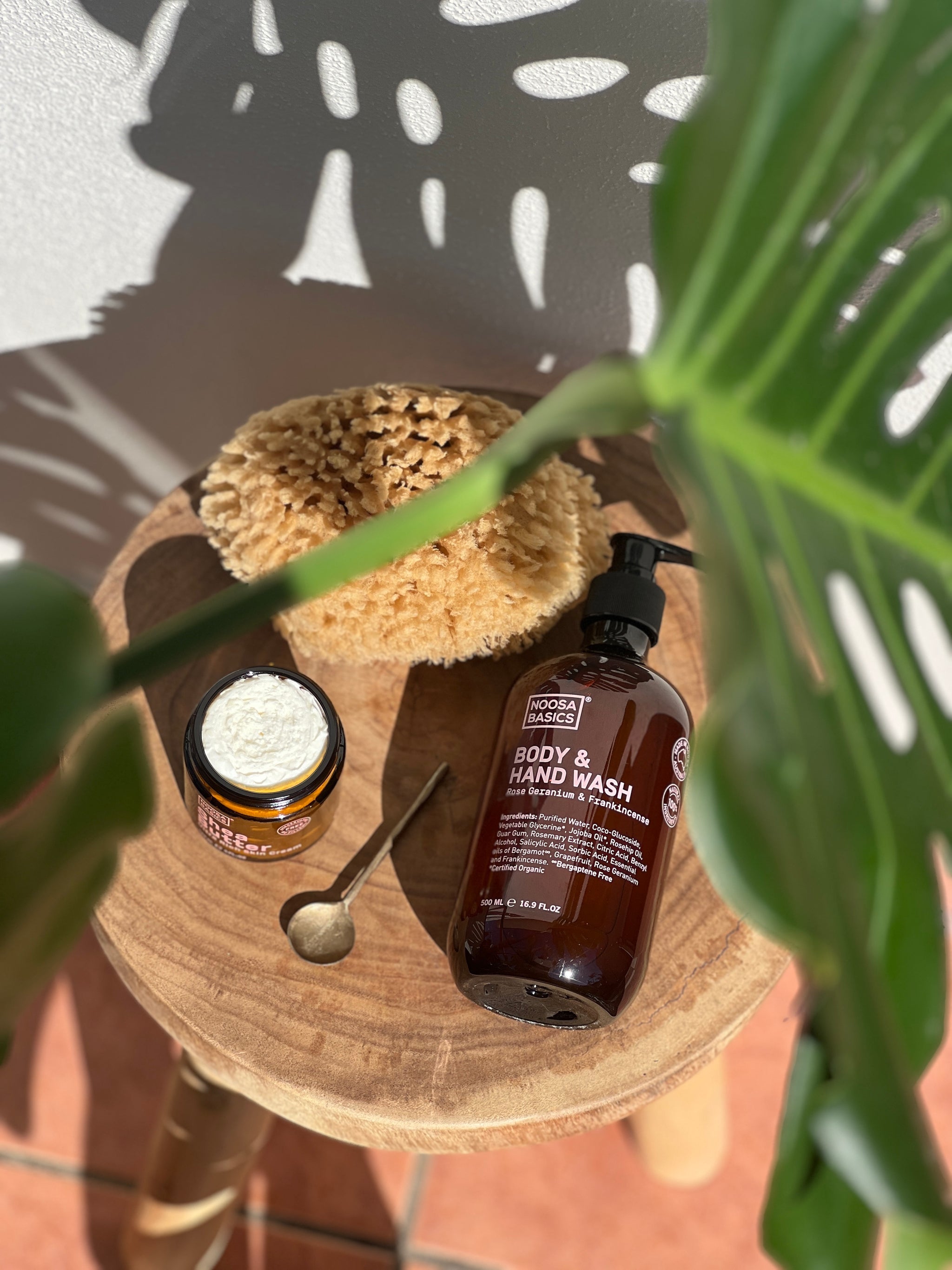 Noosa Basics Body & Hand Wash Rose Geranium & Frankincense 500ml lifestyle image