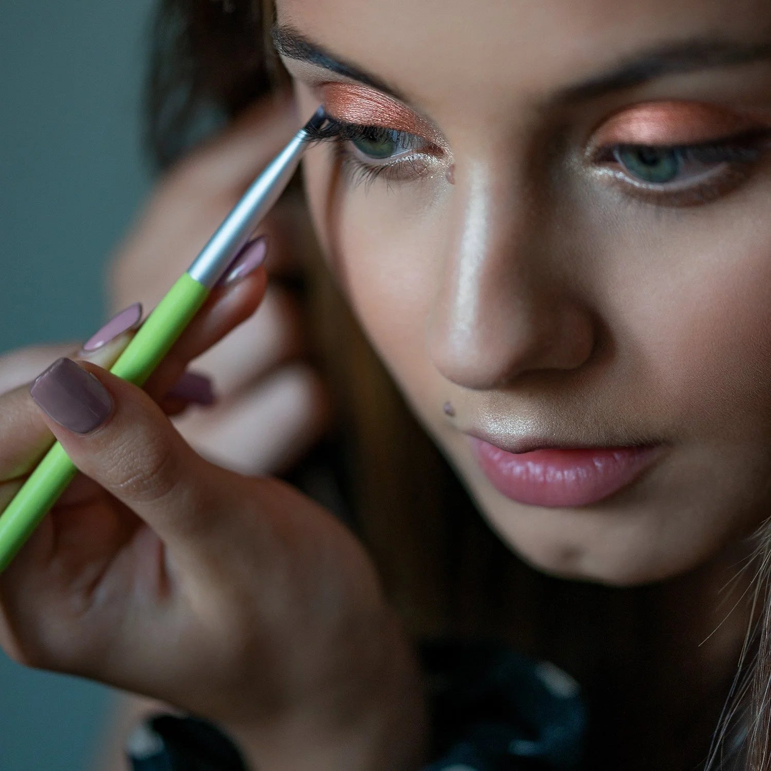 Benecos Angled Brush demonstrated on a model