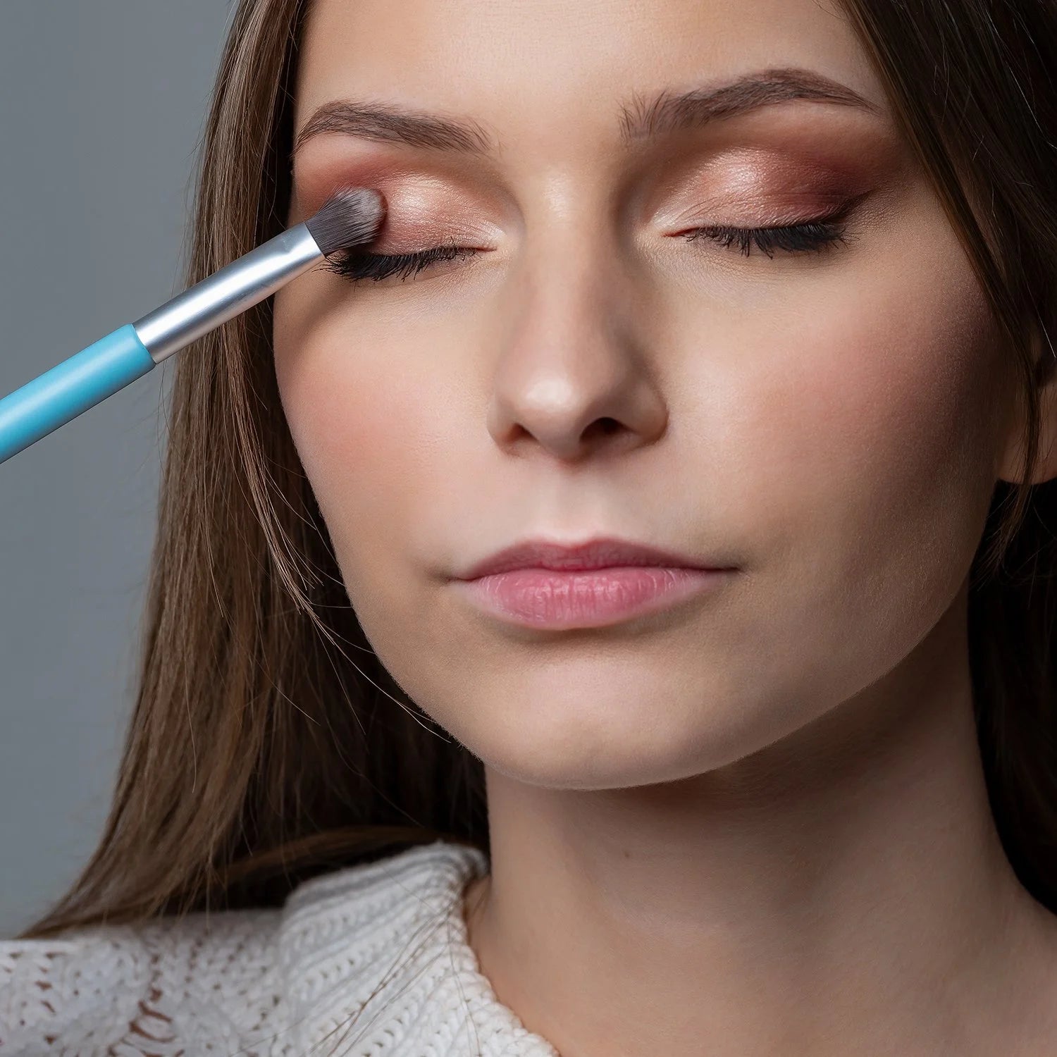 Benecos eyeshadow applied to a model