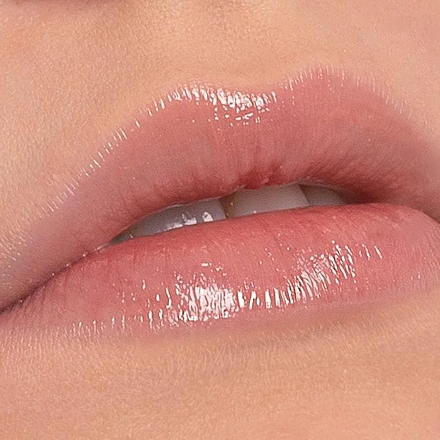 Close-up lips wearing Benecos Natural Lipgloss