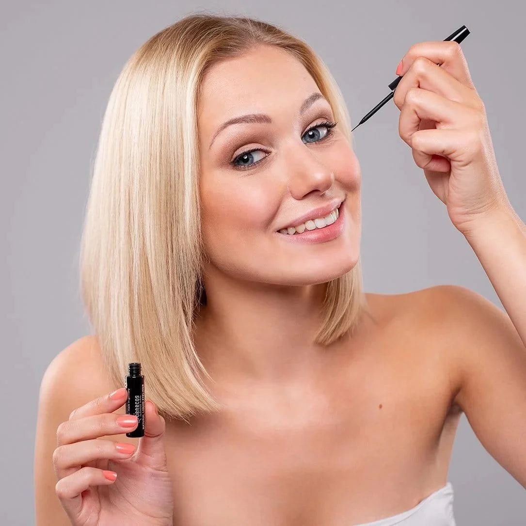 Close-up eye look using Benecos Liquid Eyeliner