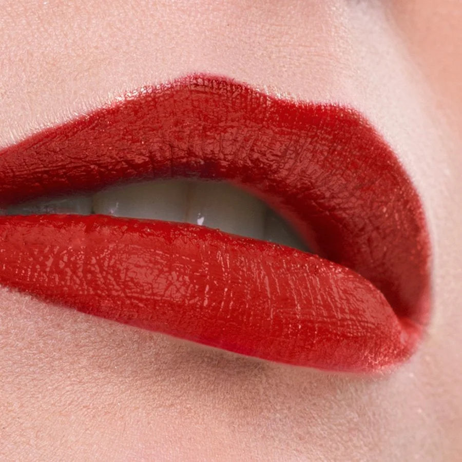 Close-up lips wearing Benecos MAT Lipstick