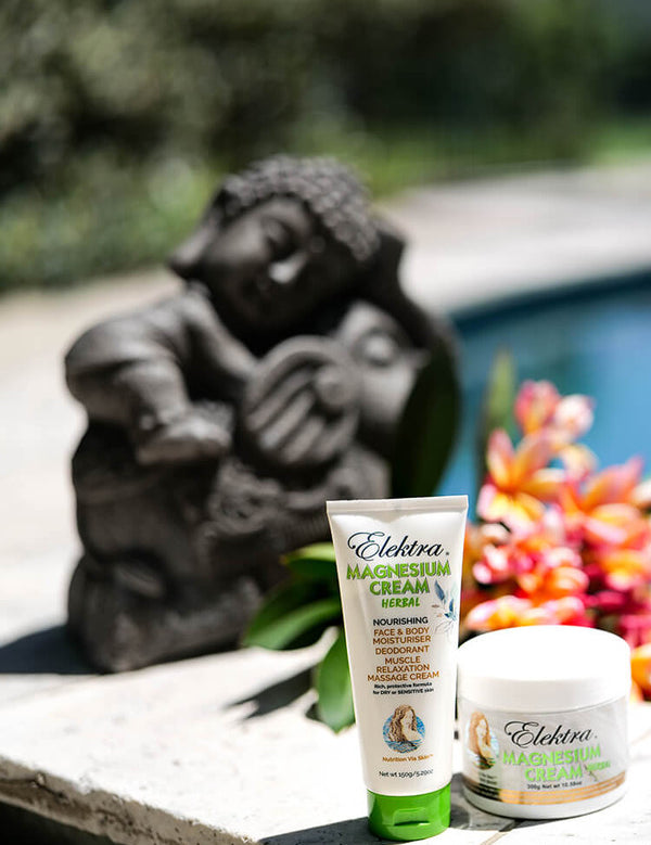 Elektra Herbal Magnesium Cream pool lifestyle