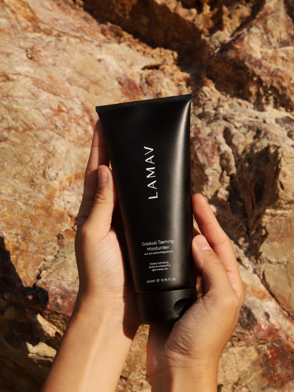 LAMAV Gradual Tanning Moisturiser tube