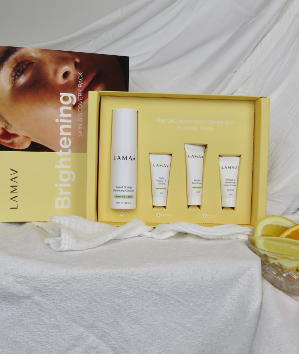 LAMAV Brightening discovery set styled on soft fabric