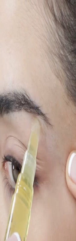 Parissa Brow Waxing Pen applied beneath the eyebrow