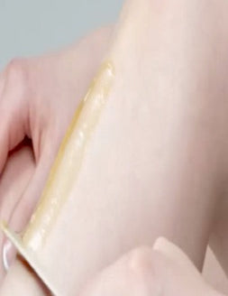 Parissa Organic Sugar Wax applied to the leg