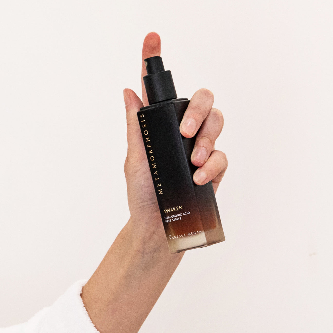 Metamorphosis Awaken Hyaluronic Acid Prep Spritz official lifestyle image